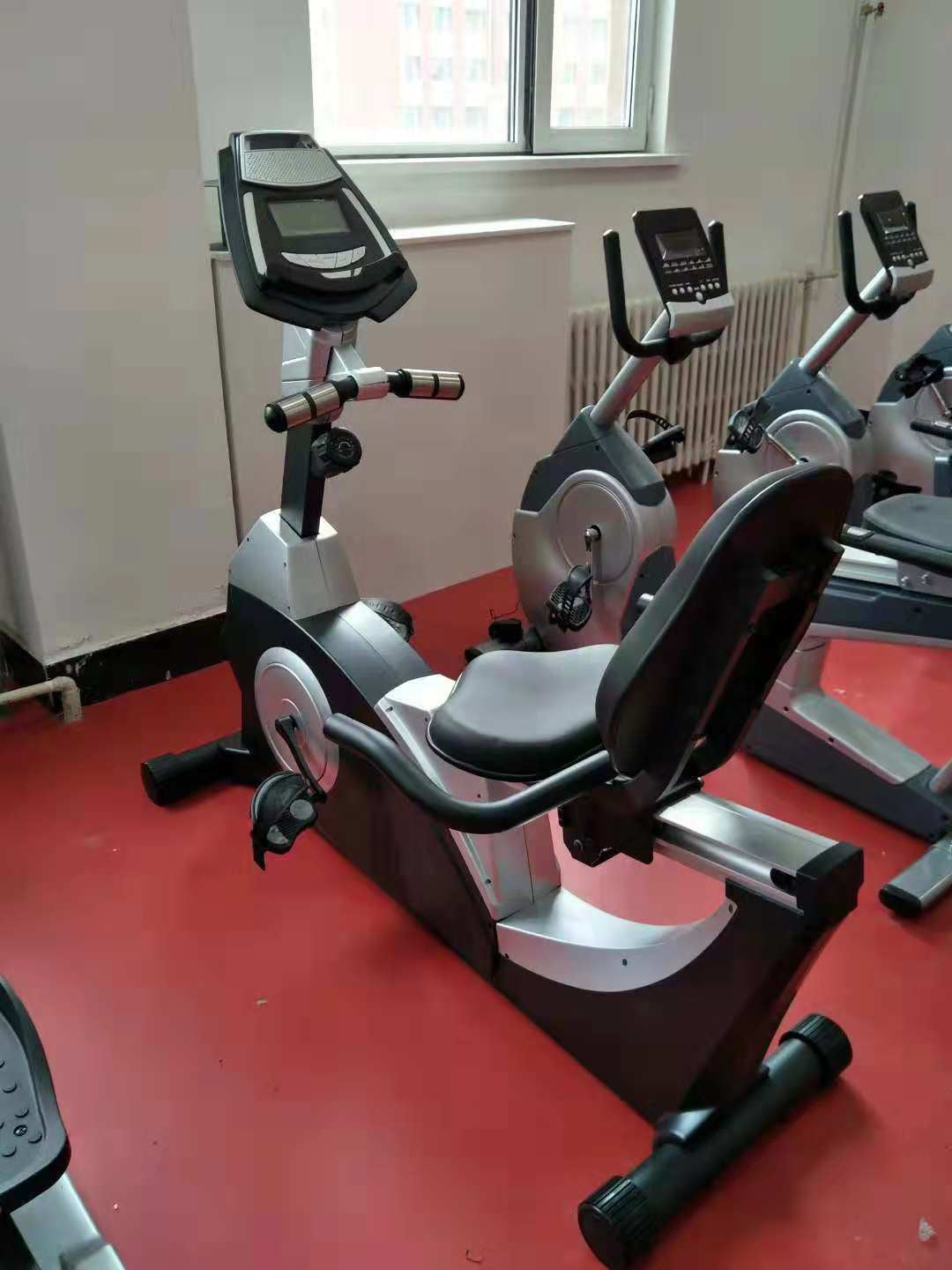 China Quality Good Quality Commercial Gym Machine Body Fit Recumbent Bike XR9001 in Gym Club